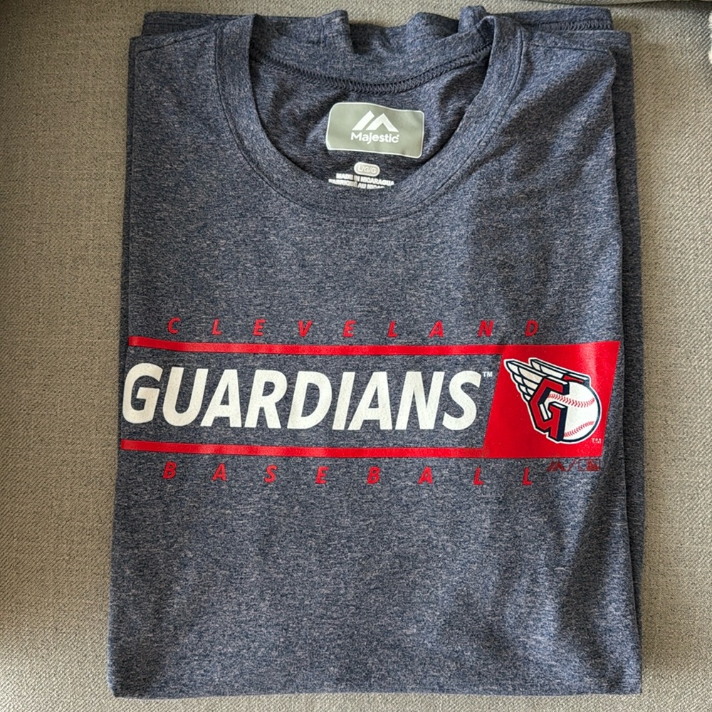 NWT Cleveland Guardians T-shirt